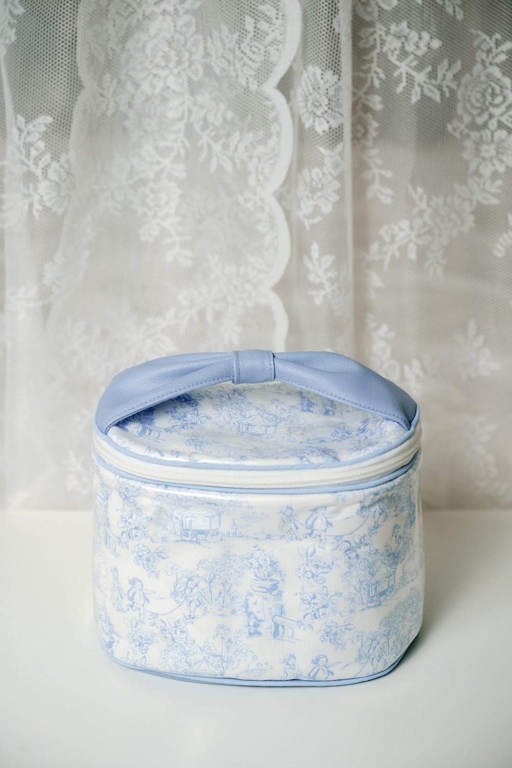 Solia Medium Toiletry - Image 7